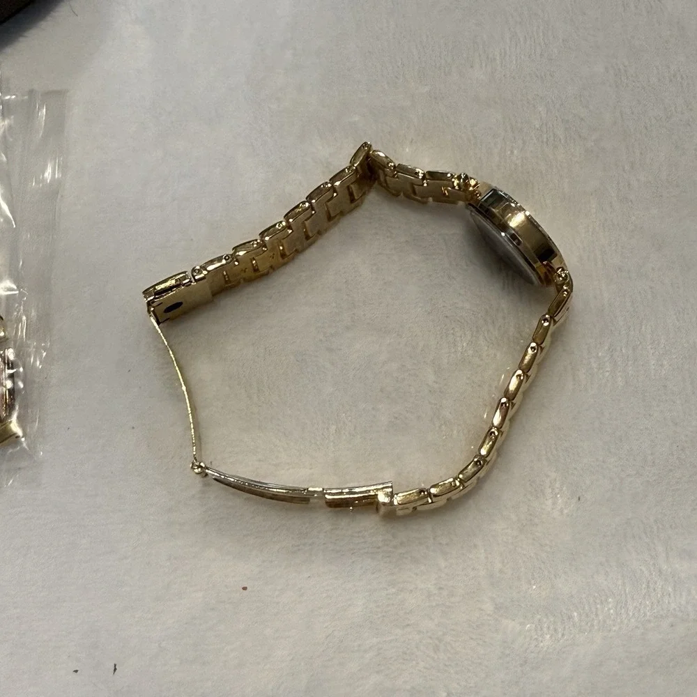 Geneva Women's Gold Tone Crystal Bezel Bracelet Watch w/ Box Extra Links Works